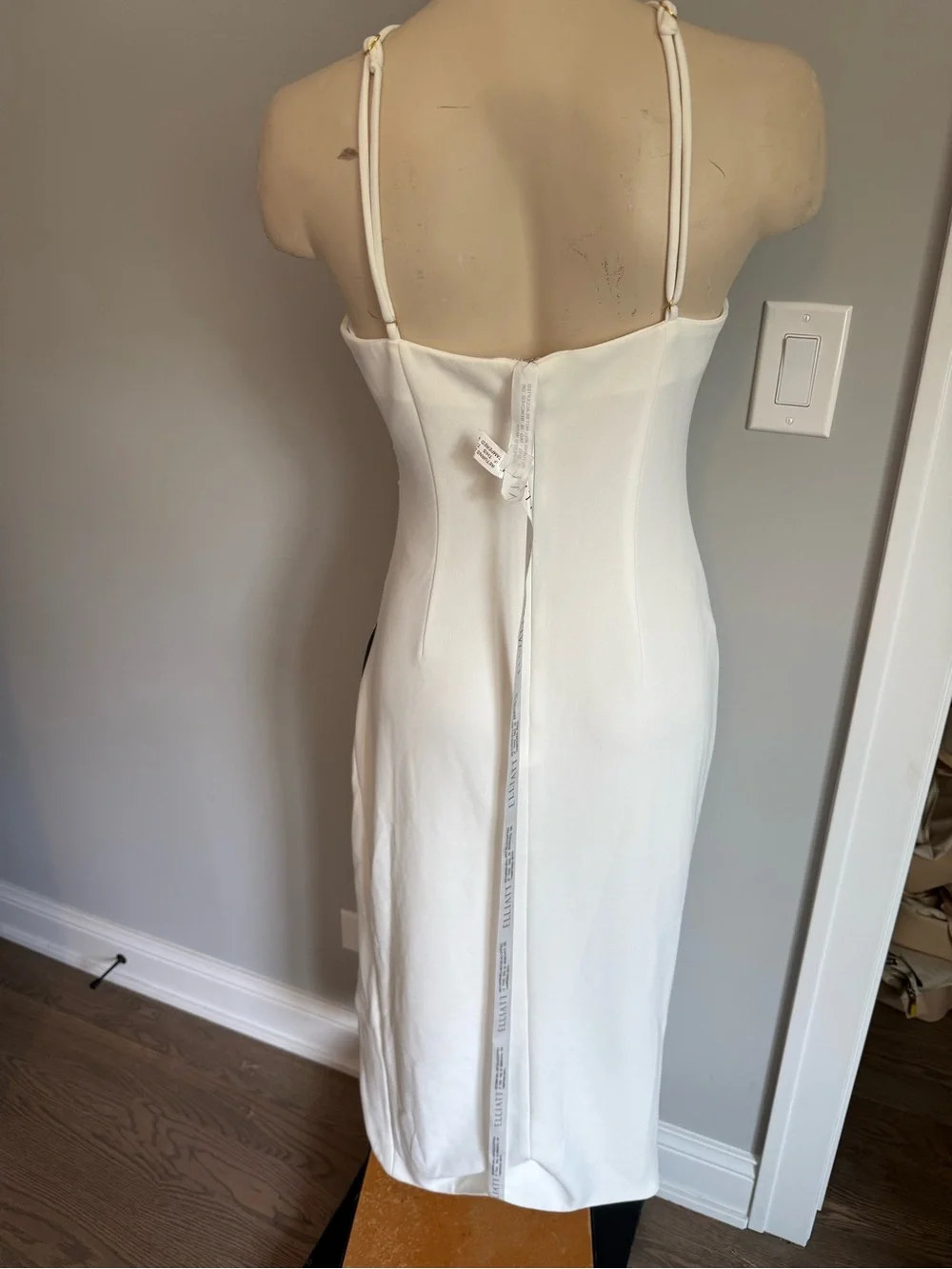 Elliatt White Halter Midi Dress with Floral Applique - Picture 5 of 10